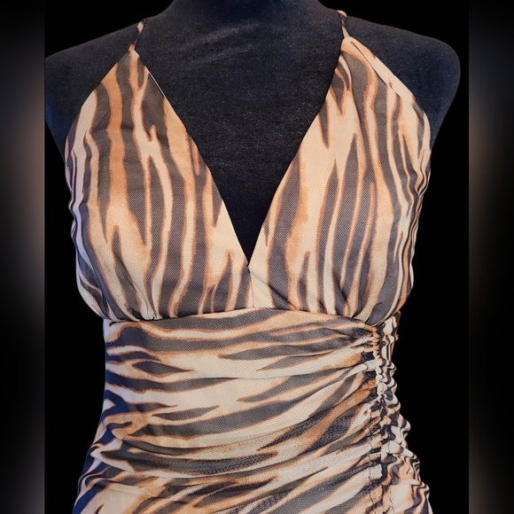 Socialite size S tan dress - Picture 5 of 10